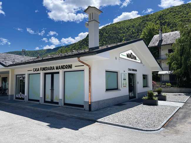 CASA FUNERARIA E UFFICI CRAVEGGIA POST RISTRUTTURAZIONE