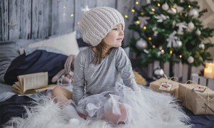 bambina natale regali