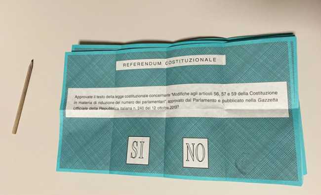 scheda referendum matita